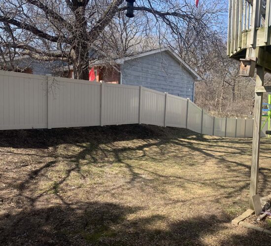 Tan Vinyl Privacy Fence Mn (8)