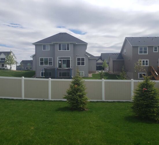 Two Tone Vinyl Privacy Fence Mn 16