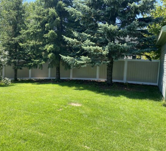 Two Tone Vinyl Privacy Fence Mn (2)