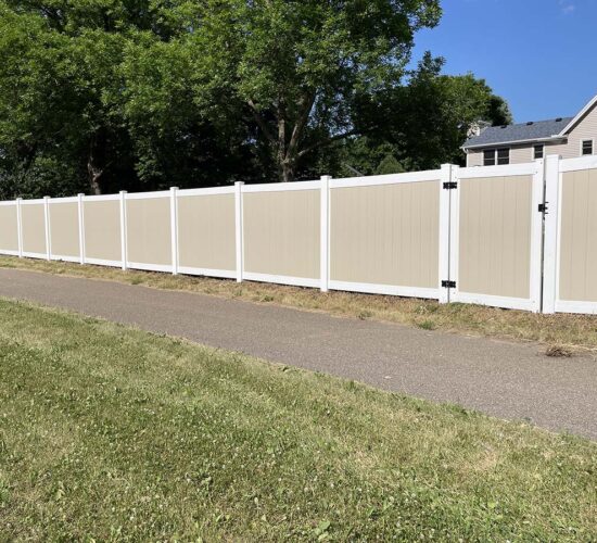 Two Tone Vinyl Privacy Fence Mn 22