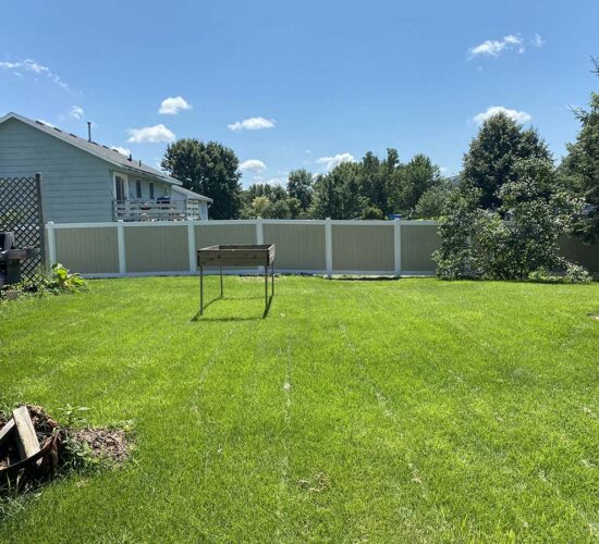 Two Tone Vinyl Privacy Fence Mn (3)