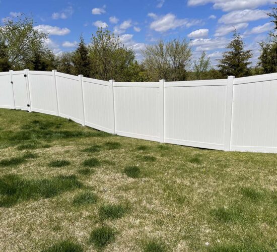 White Vinyl Privacy Fence Minnesota (1)